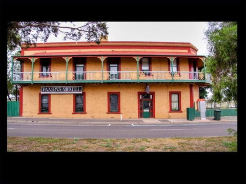 Pampas Motel - Travel Agents 1