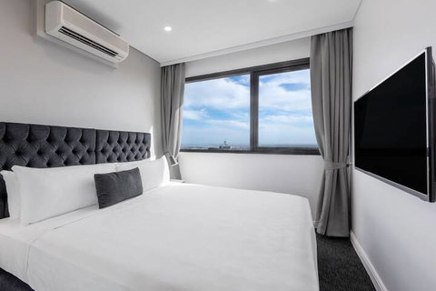 Meriton Suites Kent Street, Sydney - Travel Search 5