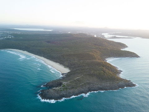 Nomads Noosa Backpackers Hostel - Cruises Travel 3