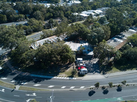 Nomads Noosa Backpackers Hostel - Cruises Travel 0
