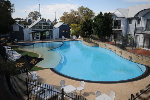 Mandurah Quay Resort - Cruises Travel 6