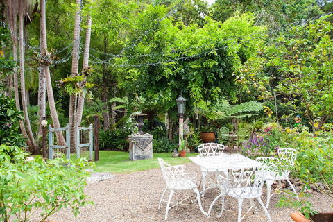 Noosa Valley Manor B&B Retreat - Travel Search 0
