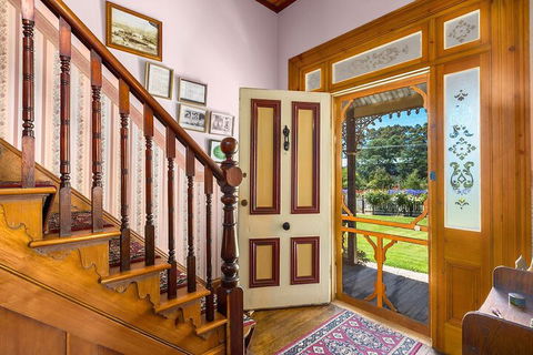 Cambridge House - Travel Search 1