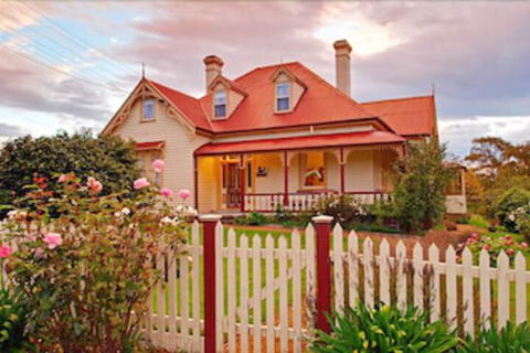 Cambridge House - Travel Search 0