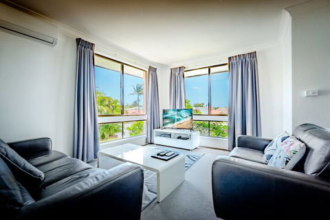 Coffs Harbour Holiday Apartments - Travel Search 3
