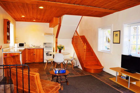 Cleburne Homestead - Travel Search 6