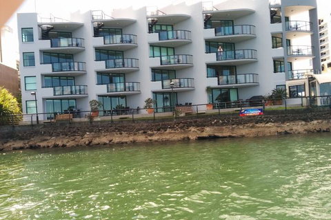 La Promenade - Tourism Guide 1