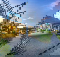 The Apollo Apartments - Travel Agents