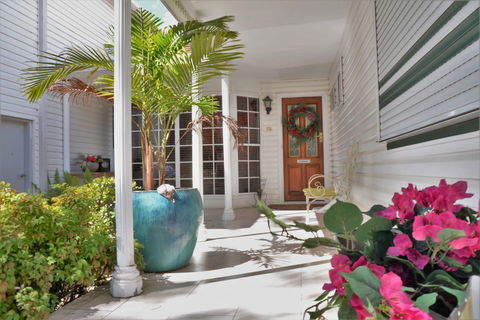 North Ryde Guest House - Cruises Travel 0