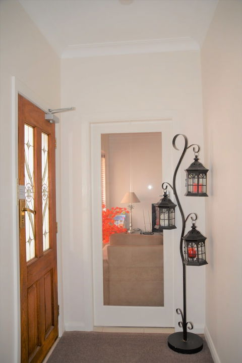North Ryde Guest House - Cruises Travel 1