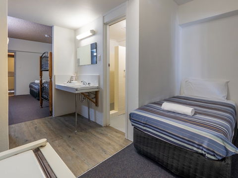 Banjo Paterson Inn - Travel Agents 1