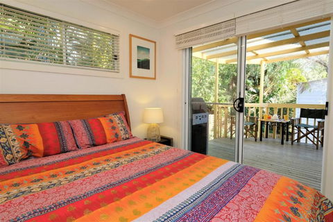 SPINNAKER 1 - Tourism Guide 1