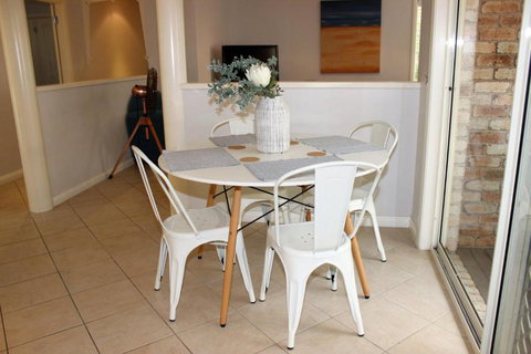 FRANGIPANI BEACH HOUSE PET FRIENDLY 22 Belbourie Cres Boomerang Beach - Tourism Guide 3