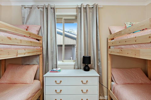 Southern Belle Mollymook - Travel Search 6