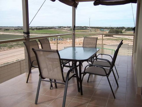 Relax On Par - Travel Agents 1