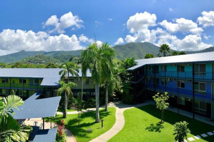 Smithfield QLD Travel Search
