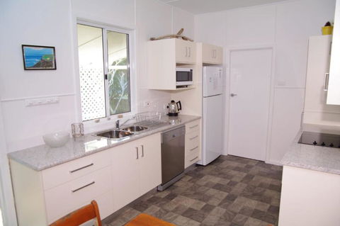 Fleur Cottage 7 Willow Street - Tourism Guide 6
