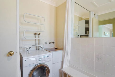 Beach Breakers Apartment Stunning Views - Tourism Guide 4