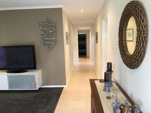Grand Escape McKenzie Solar Heated Pool WiFi Netflix 5 Bdrm 4bthrm - Travel Agents 1