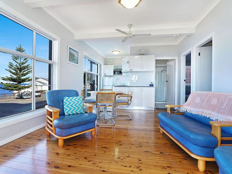 Beachcomer Unit 1 The Entrance NSW - Travel Search 6