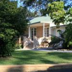 Colins Garden - Travel Agents 0