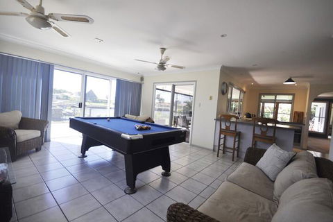 Bribie Island Canal Holiday Destination - Travel Search 5