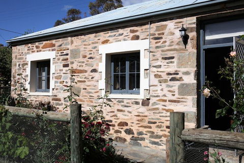 Griffiths Cottage - Tourism Guide 1