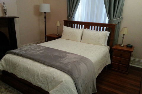 Burra Railway Station Bed & Breakfast - Tourism Guide 3