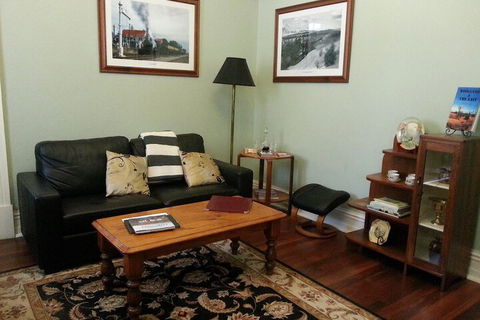 Burra Railway Station Bed & Breakfast - Tourism Guide 4