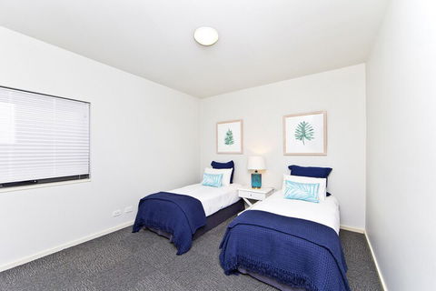 Sails On The Beachfront Exclusive Seaside Home - Tourism Guide 7