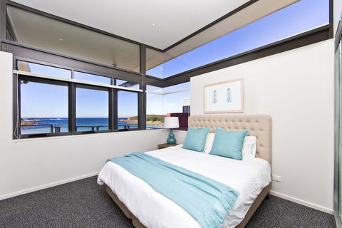 Sails On The Beachfront Exclusive Seaside Home - Tourism Guide 1