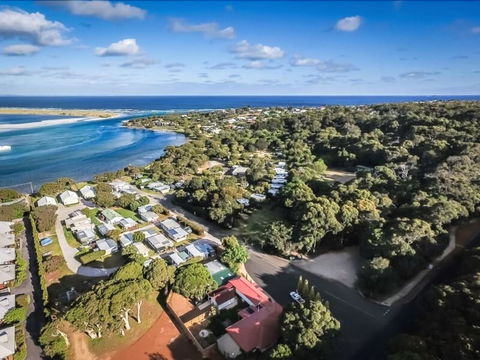 Turner Holiday Park - Cruises Travel 0