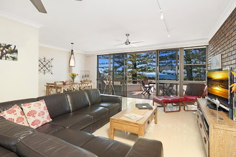 Pacific Tower Penthouse - Tourism Guide 1