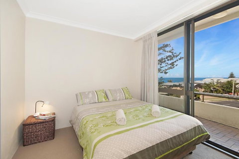 Pacific Tower Penthouse - Tourism Guide 2