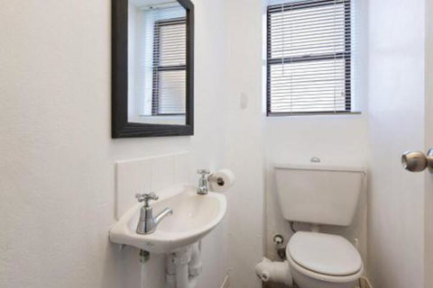 Intrepid Unit 13 / 3 Intrepid Close - Travel Agents 3