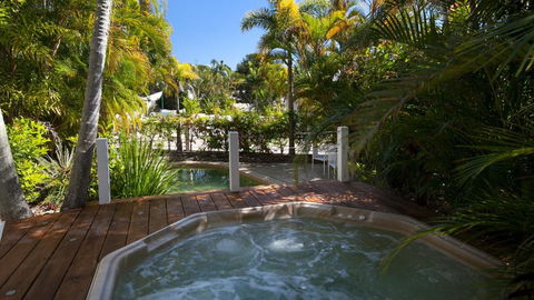 Utopia Beach House - Cruises Travel 4