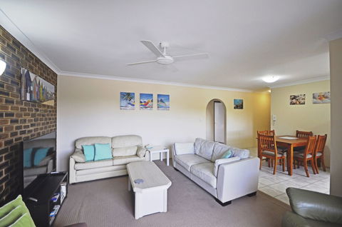 Sands Court On Boyd - Travel Search 1