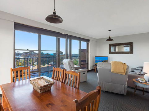 Sheridan Court On Wagonga - Cruises Travel 2