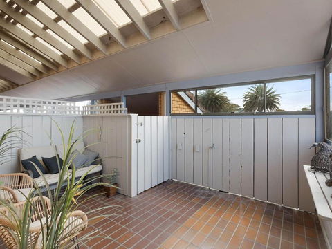 Sheridan Court On Wagonga - Cruises Travel 6