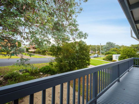 Pet Friendly Beach House At Kianga - Tourism Guide 1