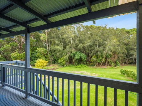 Pet Friendly Beach House At Kianga - Tourism Guide 5