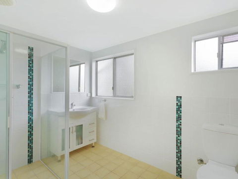 Pet Friendly Beach House At Kianga - Tourism Guide 2