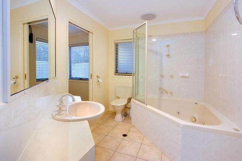 Kava Villa Cowes - Travel Agents 5