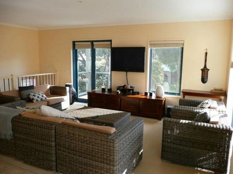 Kava Villa Cowes - Travel Agents 1