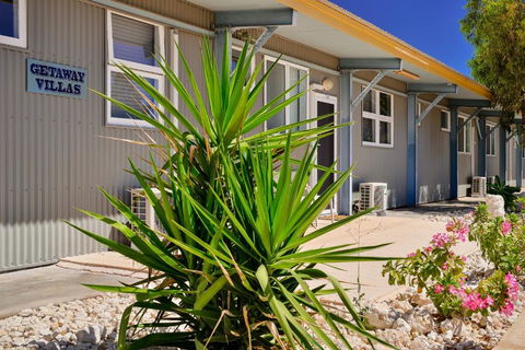 Getaway Villas Unit 38 4 1 Bedroom Self Contained Accommodation - Travel Agents 5