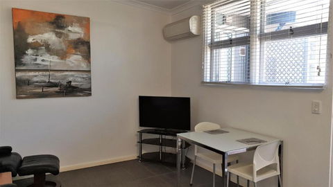 Getaway Villas Unit 38 4 1 Bedroom Self Contained Accommodation - Travel Agents 2