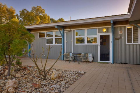 Getaway Villas Unit 38 5 1 Bedroom Self Contained Accommodation - Travel Agents 2