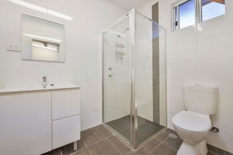Getaway Villas Unit 38 12 1 Bedroom Self Contained Accommodation - Travel Agents 7