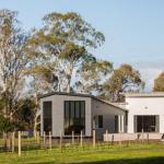 Pomonal Estate Mt. Cassell Villa - Travel Search 0