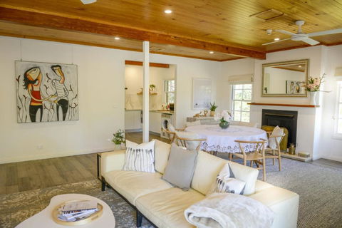 Myrtle Tree Lodge Flowers Kangaroo Valley - Travel Search 1